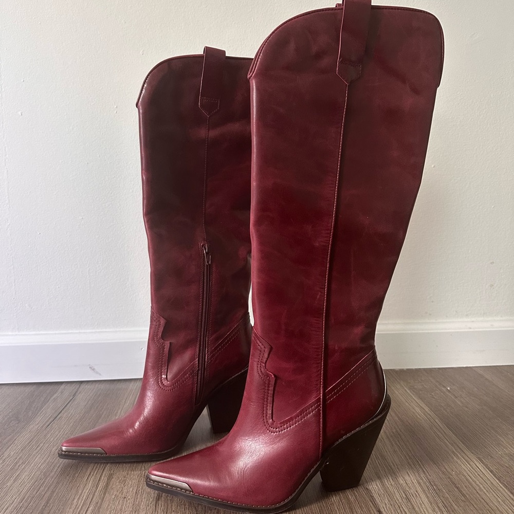Gianni Bini oxblood tall leather western boots
Size 8